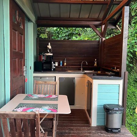 Charmant Bungalow Avec Piscine Saint-Joseph Exteriér fotografie