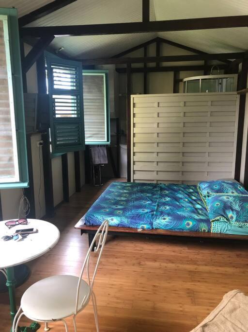 Charmant Bungalow Avec Piscine Saint-Joseph Exteriér fotografie